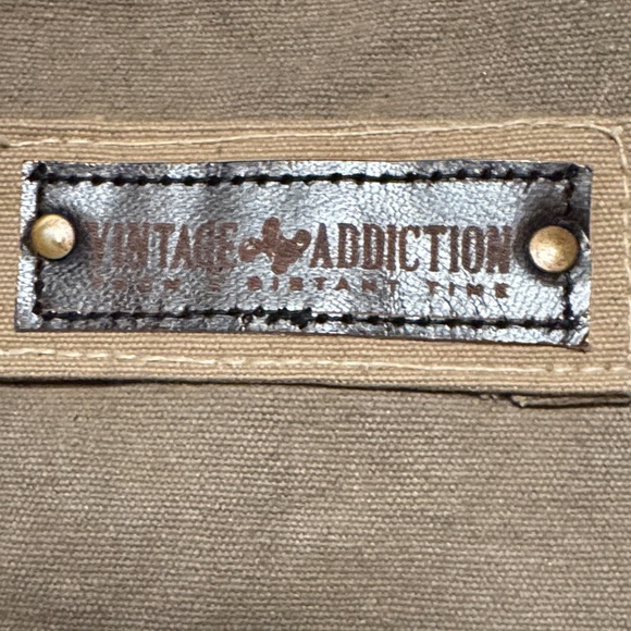 Great Love Olive Crossbody Bag - Picture 5 of 14